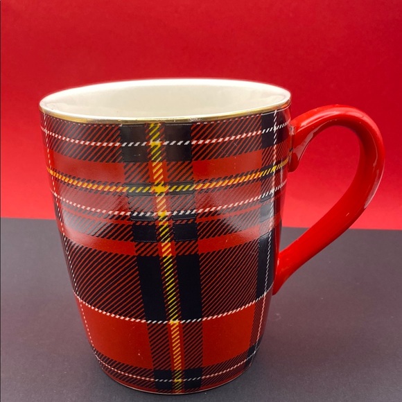 Robert Stanley Home Collection Red Tartan Plaid Pattern Gold Trim Mug - Picture 1 of 5